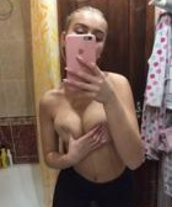 Я живу в Москве и предлагаю широкий спектр услуг для твоего наслаждения. Приглашаю тебя окунуться в мир омолаживающего массажа, эротических игр и безумно страстного секса. Я знаю, как доставить настоящую радость и сделать каждую встречу незабываемой. Мои фото говорят сами за себя - посмотри и убедись в моей красоте и аппетитности. Мои клиенты говорят лишь самые лестные отзывы, они наслаждаются мной каждую минуту. Я жду тебя, чтобы подарить тебе незабываемые ощущения и удовлетворение. Ажиотаж в Москве - лови свой шанс! 💋 Марина
